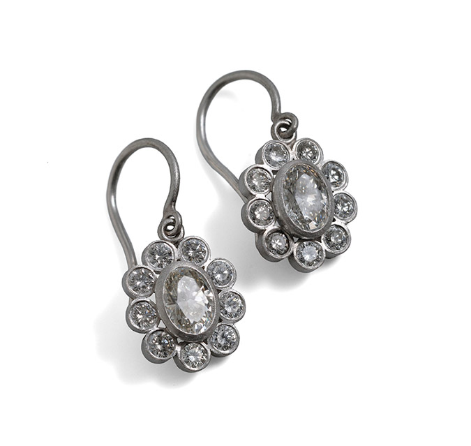 Oval Diamond Earrings 